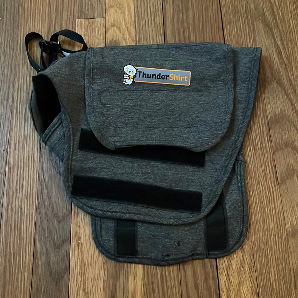 Cat thunder shirt size M